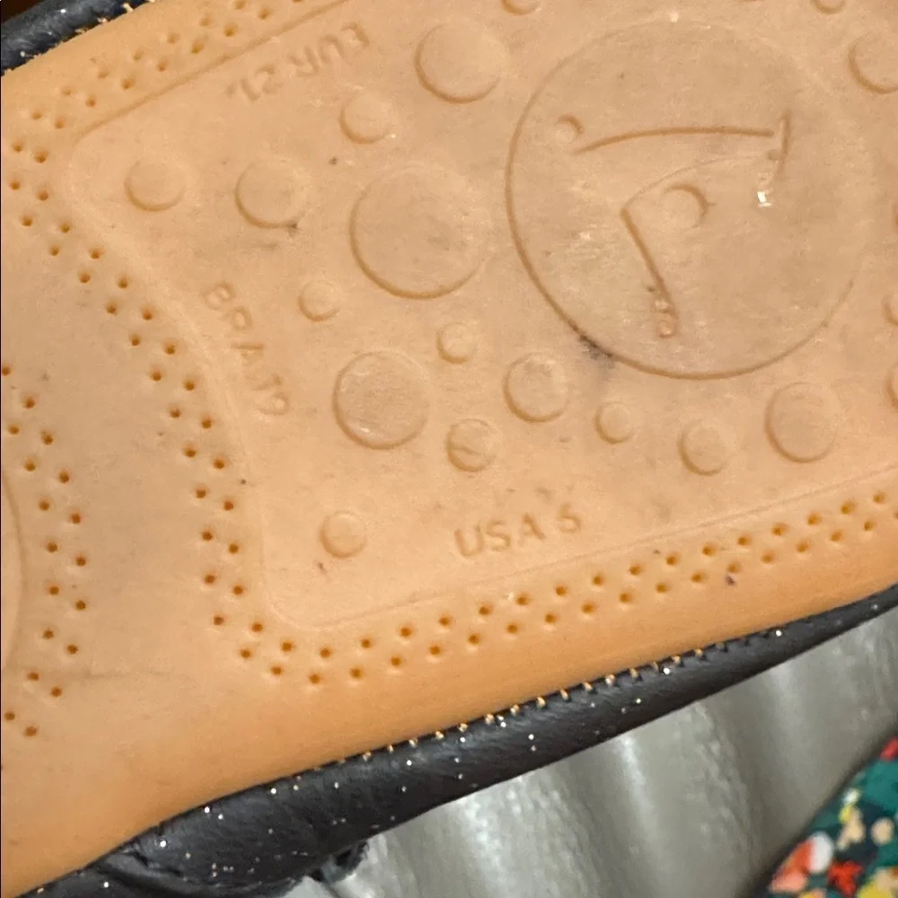 Tip Toey Joey these stylish